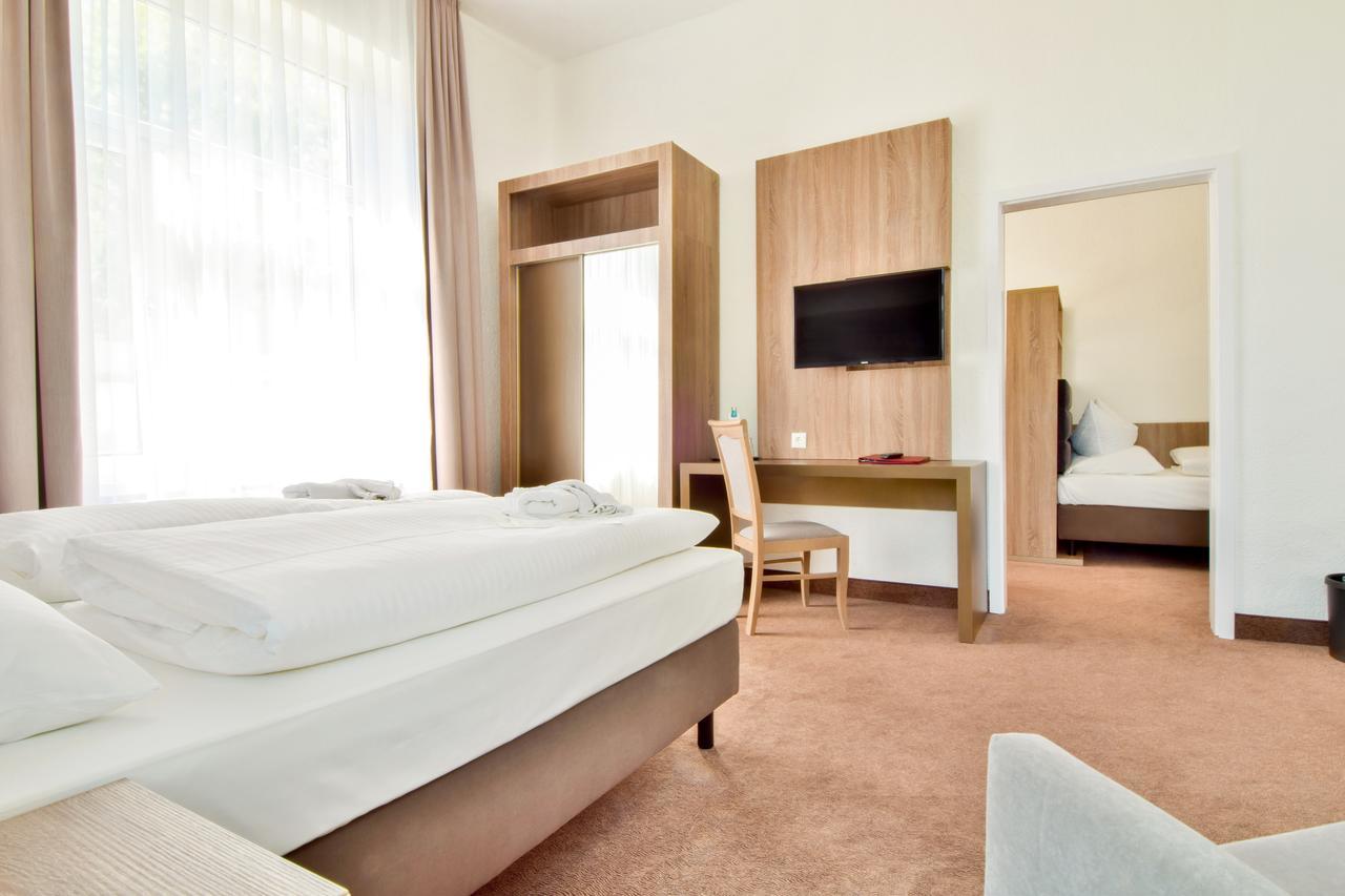 Villa Auszeit Hotel Garni 塞巴特黑灵斯多夫 外观 照片